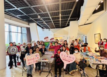 影音/用藝術療癒心靈、以共融傳遞愛 讓長輩在美術館畫出幸福人生