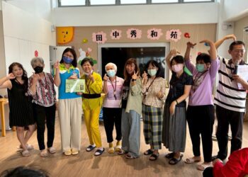 影音/以愛為名，傳遞希望　「以勒300齡手偶劇團」溫馨獻演田中秀和苑