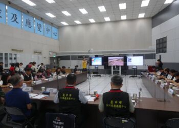 提前應對東北季風 中市環保局進行河川揚塵應變防護演練