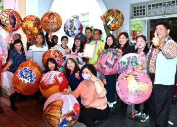 影音/藝術家彩繪彰邑百景 林世賢籲公共建設納入藝術文化元素