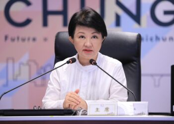 土地登記成長六都之冠！中市地政局推多元便民措施-盧市長讚：員額少效能高