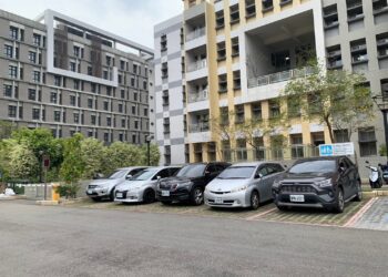 公家帶頭做起！-中市府第一波機關7/1開放共享車位