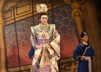 孫翠鳳《貓神》傳統戲曲尬爵士！-六千觀眾嗨翻中市大甲體育場