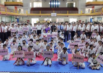 台中市長盃空手道錦標賽熱鬧登場-4歲娃萌翻全場