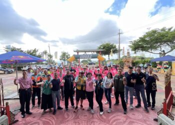 中市九天盃馬拉松開跑-扛三太子熱血環台28天-鄭副市長：感謝為藝文長期付出