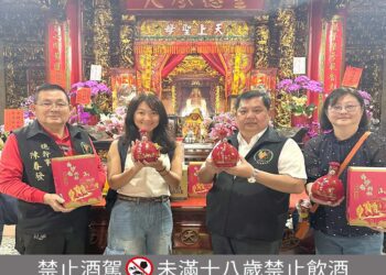 感恩媽祖停轎庇顧泰山 今推24K金絲線描繪媽祖金身 隨瓶附贈鑾轎金獅