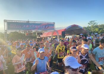 千位跑友齊聚台中都會公園-「第11屆大腳ㄚ盃全國馬拉松」今開跑