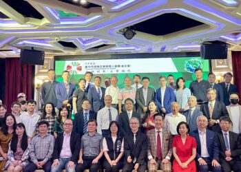 中市金融主管經理人協會理事長交接-財政局：感謝提供菁英交流平台