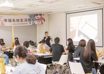 留住與毛孩生活最美好時刻！-中市動保處乾燥花寵物相框課登場