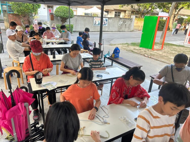 「藝」同fun暑假！-中市勞工局攜手青創基地推diy體驗