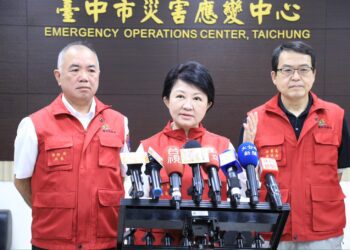中市今晚預估脫離凱米暴風圈-盧市長主持災變會報：颱風尾不可掉以輕心