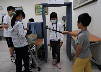夏日體驗偽出國-中市圖「旅遊英語小達人」夏令營獲親子好評