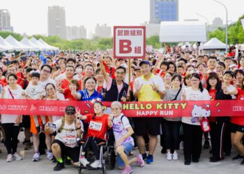 逾4,000名跑友為凱蒂貓慶生-hello-kitty-happy-run台中中央球場可愛起跑