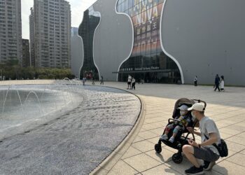 爸爸育兒不缺席！-中市府建構友善職場環境