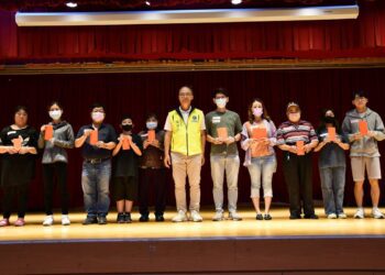 「窮不能窮教育」 彰化市公所頒發低收入戶子女教育補助