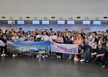 越南旅行社包機直飛台中-逾四百名旅客湧進谷關帶動國際觀光活力