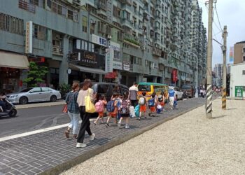 守護師生通行權-太平區新高國小實體人行道全新亮相！