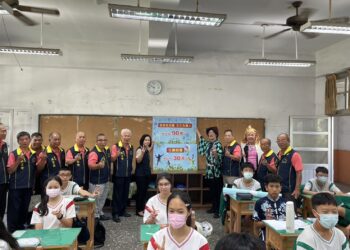 逢甲逢福里福德祠捐贈90萬-讓至善國中「生生有班櫃」