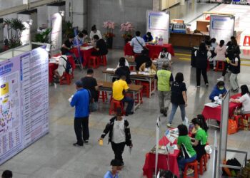 中市勞工局陽明市政大樓山線徵才-38家廠商初步媒合達6成