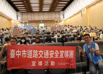 中市道安宣導團隊前進校園-大一新鮮人實境體驗交通風險