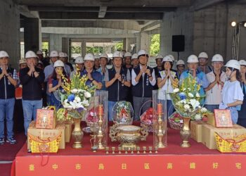 烏日首座！-台中「烏日高鐵好宅」今上梁-預計明年完工
