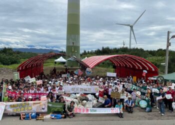 愛護環境不留餘「蒂」！-中市環保局與荒野保護協會合辦淨灘撿煙蒂活動