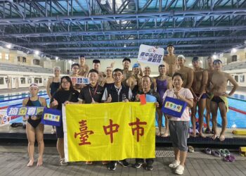 台中市水上救生、蹼泳隊備戰全民運-運動局長預祝勇奪佳績