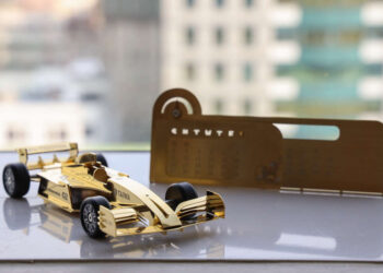 迎接國際賽車展演！-中市府攜手台華精技打造台中t1賽車模型