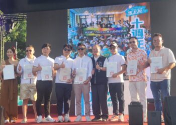 馬卡龍公益超跑車隊齊做公益　送善款助弱勢家庭