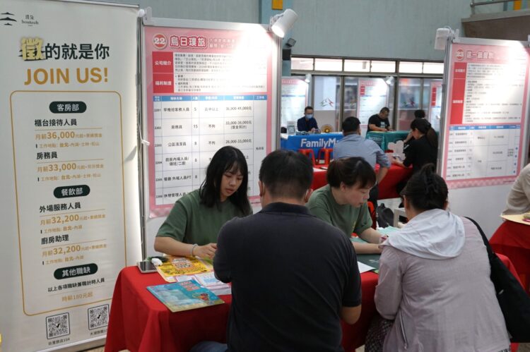 中市勞工局今舉辦大屯區徵才媒合率達6成-助中高齡再獲職涯第二春