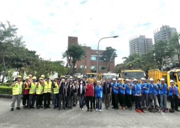 前進高雄校園災後復建！中市建設局長行前嘉勉救災團隊-力拚上課日讓學生安心上學