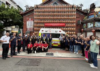 提升台中救護量能！萬春宮捐贈中市消防「萬春八號」救護車