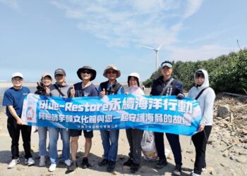 永續觀光新篇章！-中市觀旅局攜手觀光產業合作淨灘
