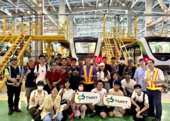 中捷慶雙十開放北屯機廠參訪-來自各地鐵道迷一償宿願