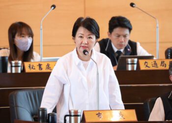 教師課堂談政治立場-中市教育局督促嚴守教育中立-盧市長：我以身作則