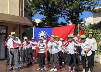 銀髮長輩扮裝合奏雙十節紀念歌　中市社會局圓86歲阿嬤國慶遊行夢