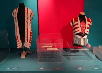 鎮館之寶齊亮相！-貝珠衣盛裝重現中市纖博館