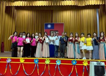 影音/慶祝軍人節及抗戰勝利80週年 彰化榮家邀空軍藝工大隊獻藝送福