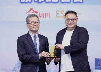 盧市長蟬聯「最佳首長信任獎」！《今周刊》永續城市調查出爐-鄭副市長：珍惜、感謝市民所託