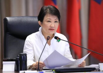 優於中央規定！-中市充電車格目標提高至10%以上-盧市長：打造智慧綠能之都