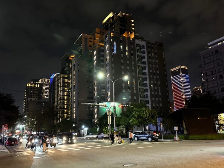 穩健打造「友善行人之都」！中市道路照明持續換裝再升級