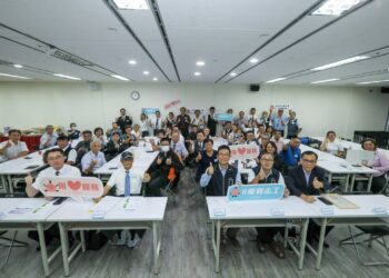 「公寓大廈諮詢服務隊」助市民解決大小事-中市府表揚104位專業志工