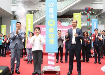 台中購物節開紅盤！-店家自推優惠助攻-首日消費登錄金額破2億