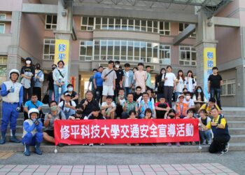 中市道安團隊校園開講 -安駕教練傳授學子騎機車如何遠離危險