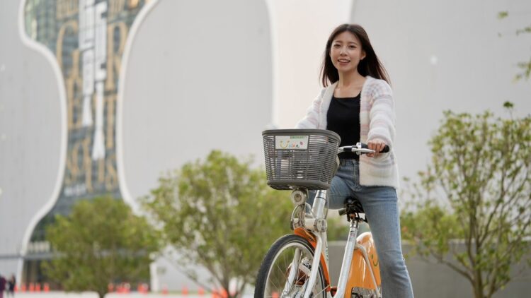 台中youbike連線！-網美和你一「騎」逛中央公園、迺逢甲夜市