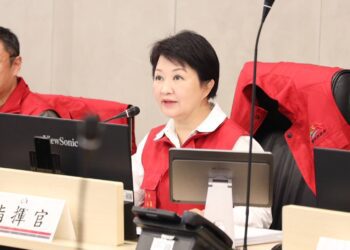 強颱康芮來襲台中宣布明停班課-盧市長親主持災變中心會報：不讓中彰投民眾久候