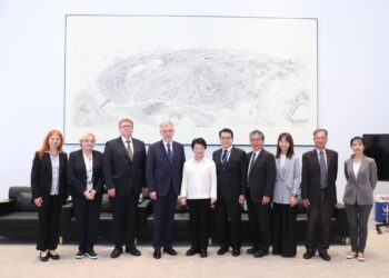 波蘭大波蘭省長沃茲尼克拜會中市府-盧市長：盼未來攜手合作減碳淨零