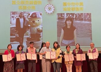 強棒出擊！-中興地政志工曾文櫻榮獲全國三等服務獎章