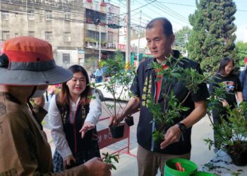 以實際行動支持環保 大村鄉植樹節舉辦光碟片換樹苗及狂犬病疫苗施打
