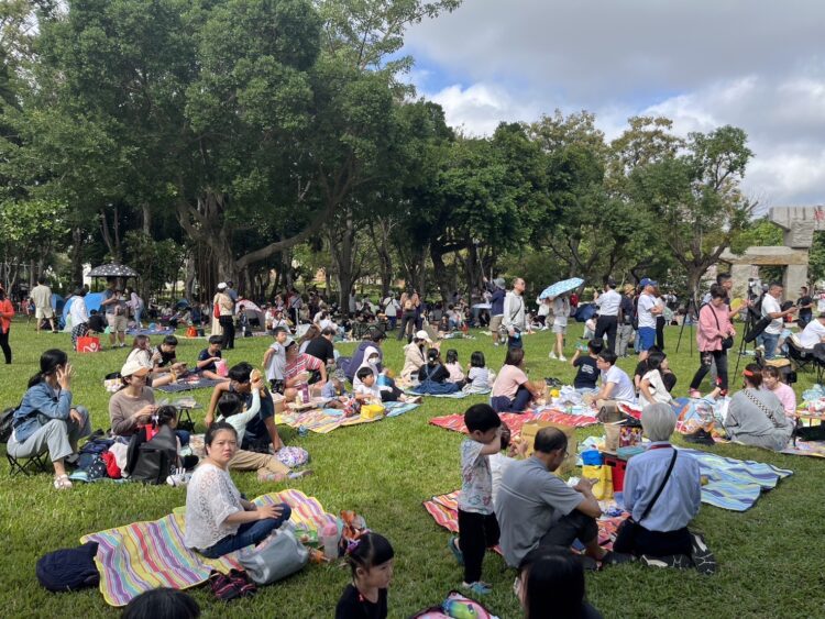 豐原葫蘆墩公園野餐日！逾千市民參與共享音樂、糕餅、童玩-大讚「來了就不想走」